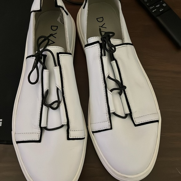 Dyan MILLY Sneaker - Picture 7 of 7